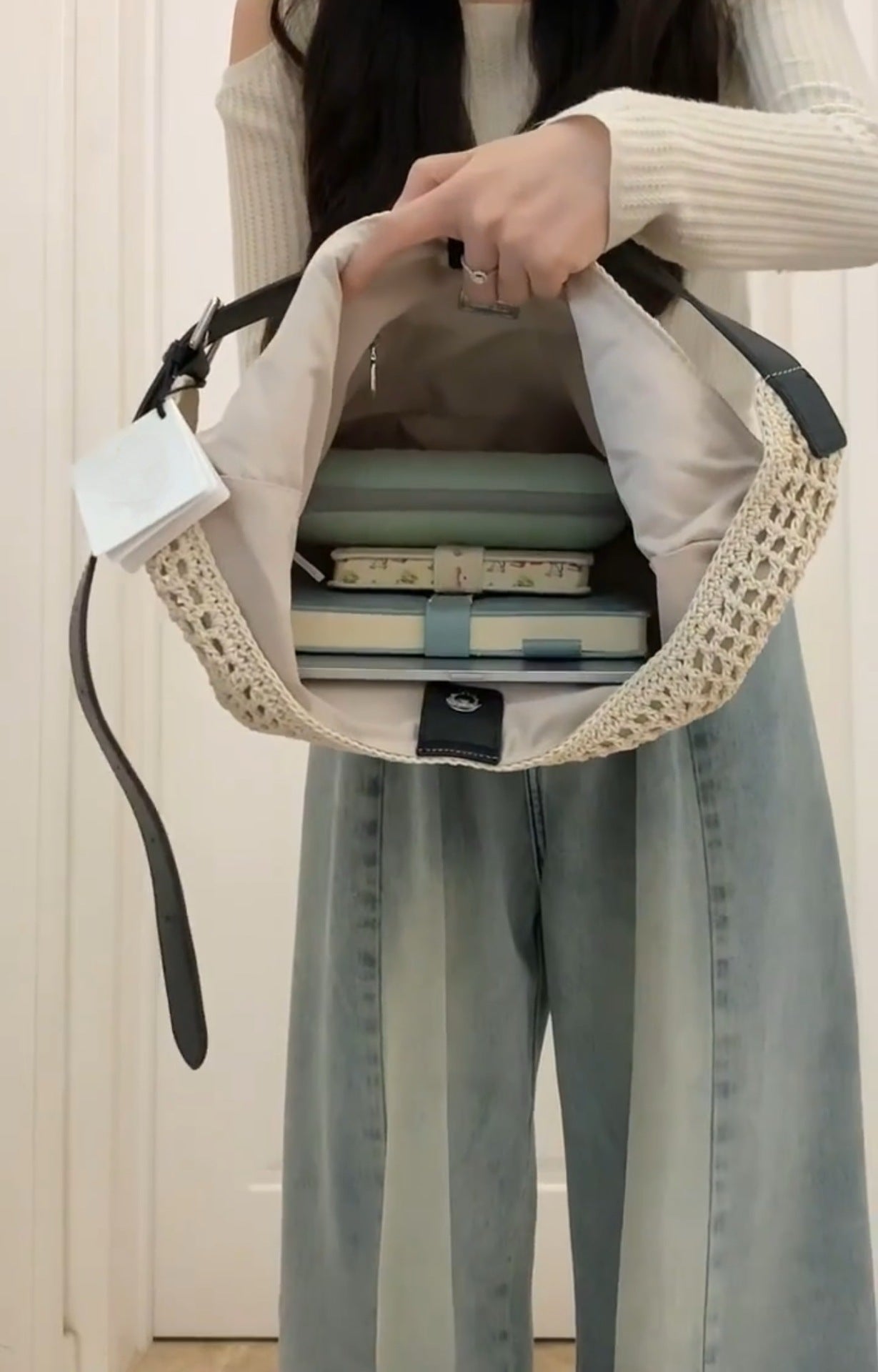 Hollow Out Shoulder Bag