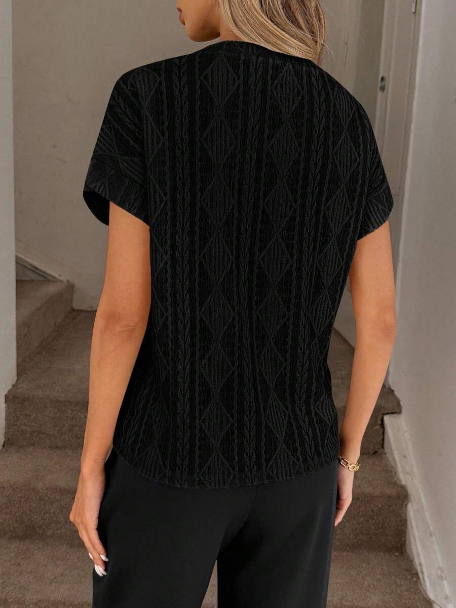 Round Neck Jacquard Short Sleeved T-shirt