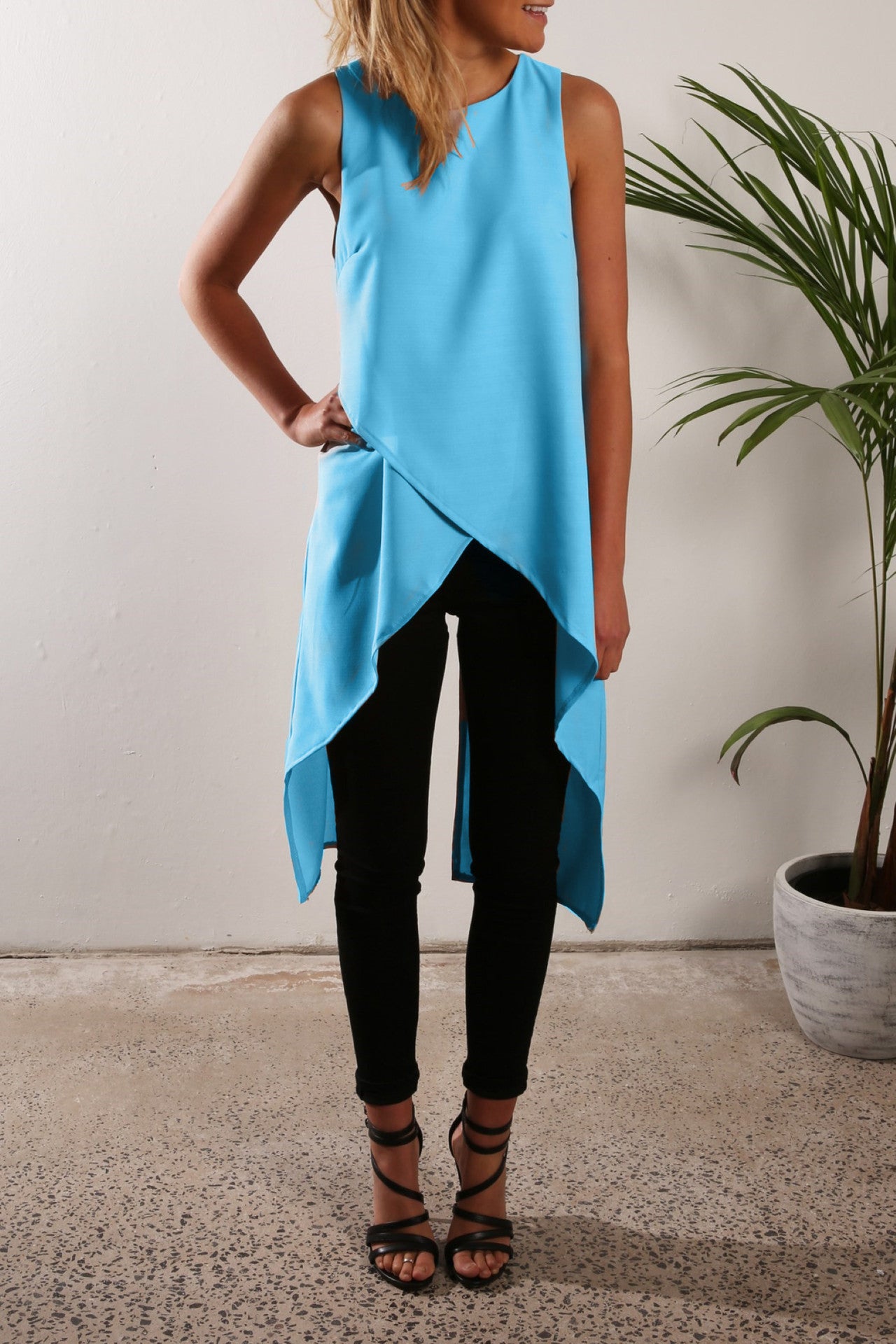 Romoti Chiffon Irregular Sleeveless Top