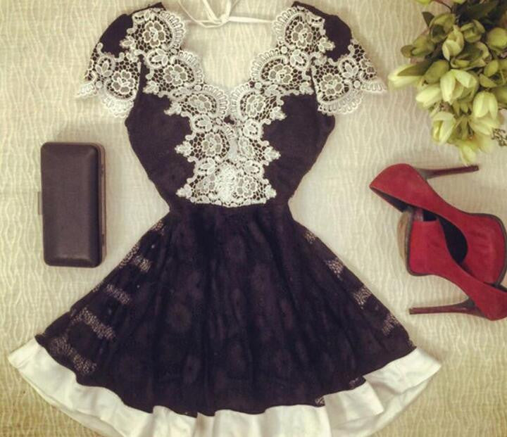 Romoti Go Your Own Way Deep V Neck Lace Dress