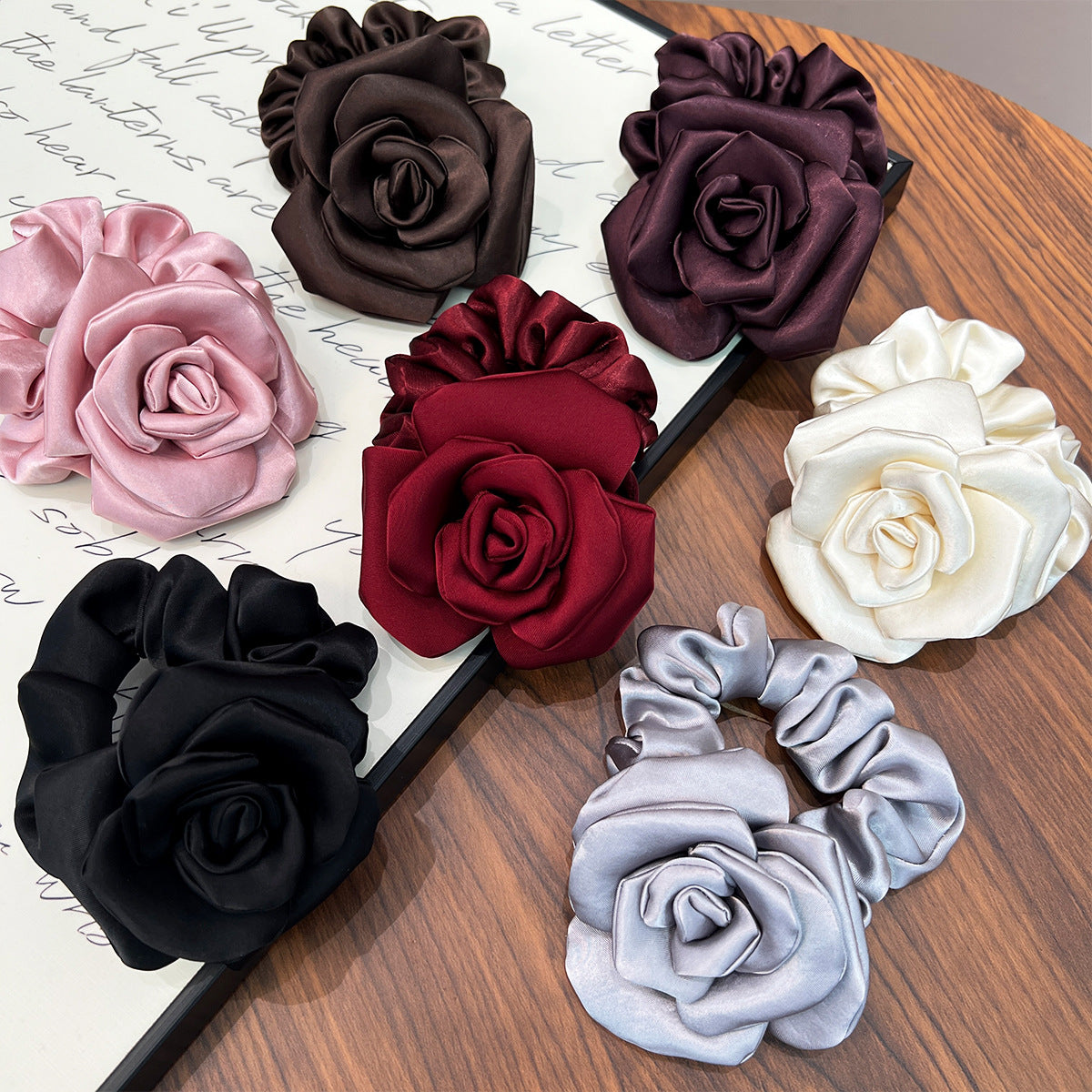 Sweet And Elegant Hair Tie