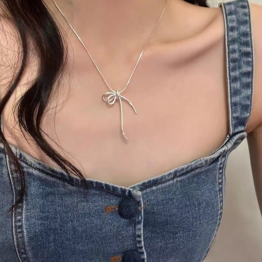 Design Of Knotted Bow Necklace