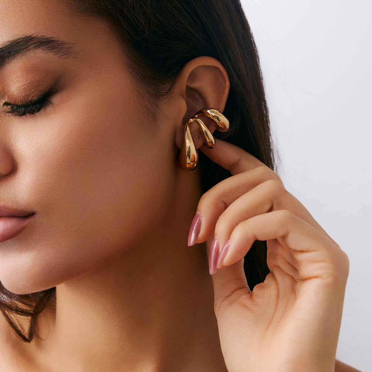 Geometric Spiral Earrings With Teardrop-shaped Openings
