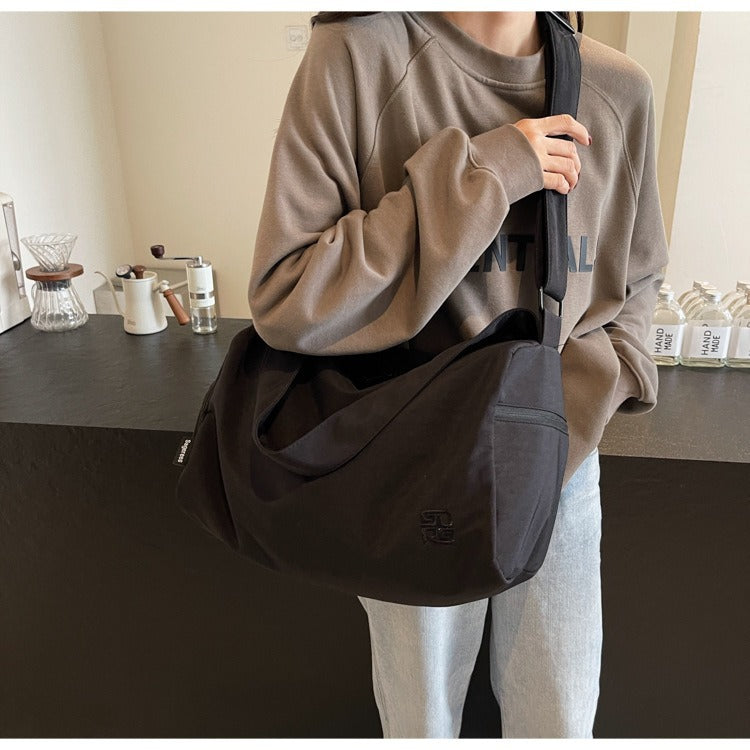 Fashionable And Lightweight Crossbody Travel Bag