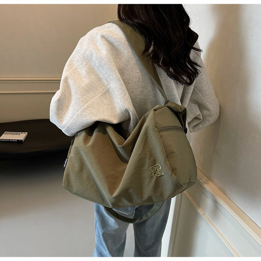 Fashionable And Lightweight Crossbody Travel Bag
