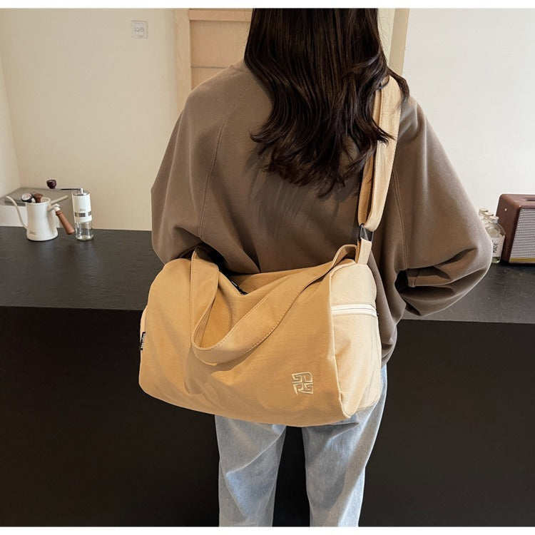 Fashionable And Lightweight Crossbody Travel Bag