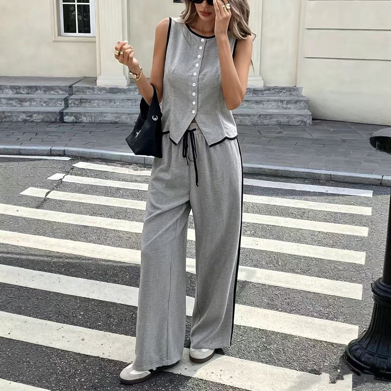 Sleeveless Front Buttons Top And Drawstring Trousers